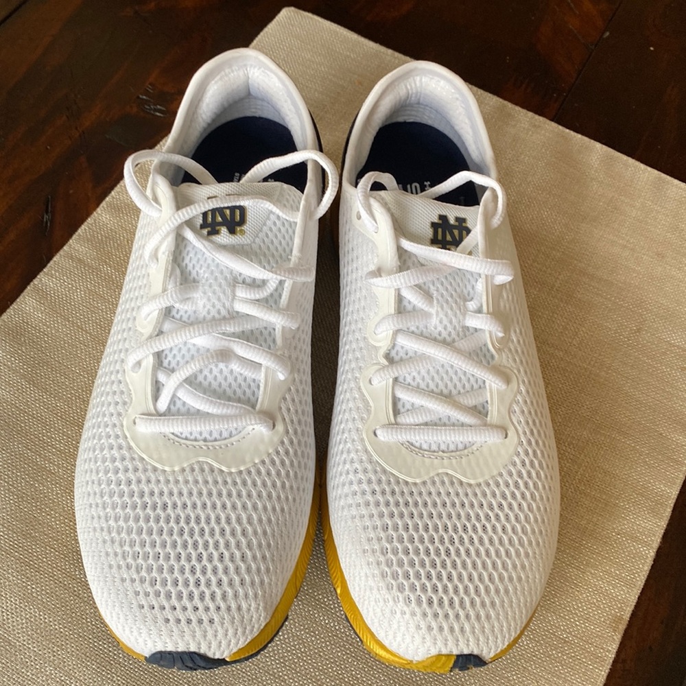 Under Armor Men’s HOVR Sonic Tennis Shoes Size 9